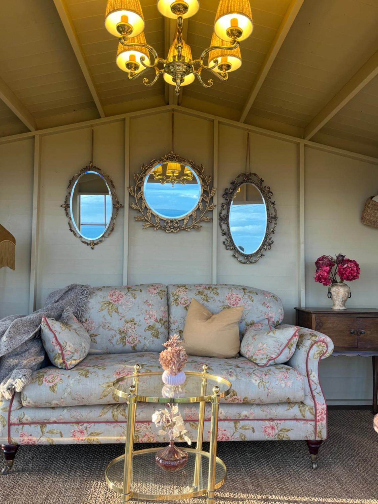The Pink Cottage Upstairs Suite & Garden Summer Room Whitehead Экстерьер фото