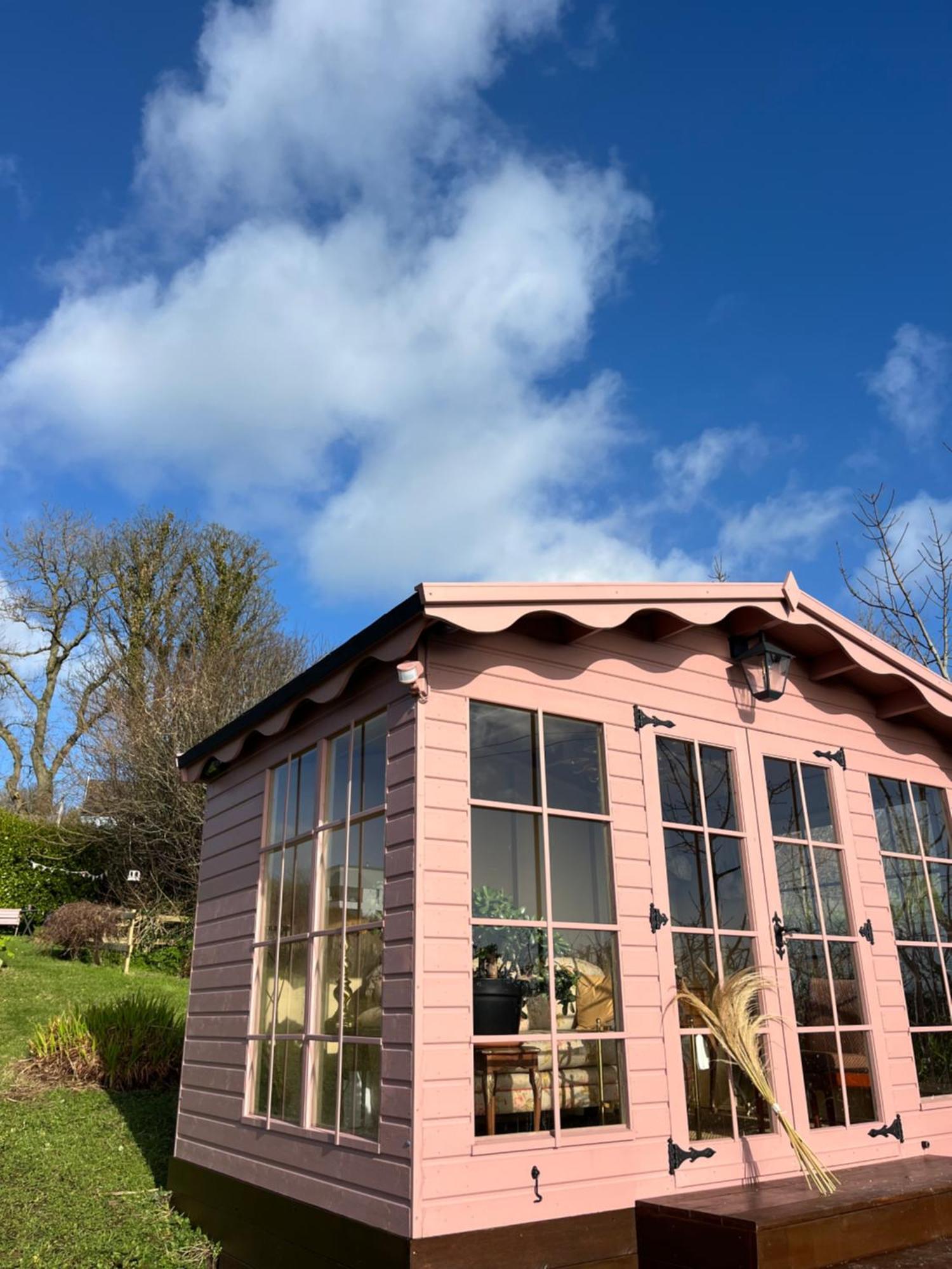 The Pink Cottage Upstairs Suite & Garden Summer Room Whitehead Экстерьер фото
